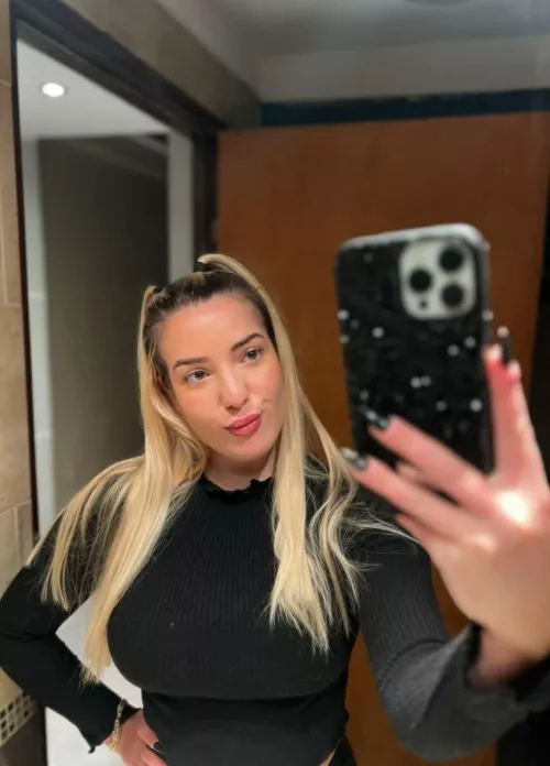 If I were waiting by your side, how would you show me a good time?
