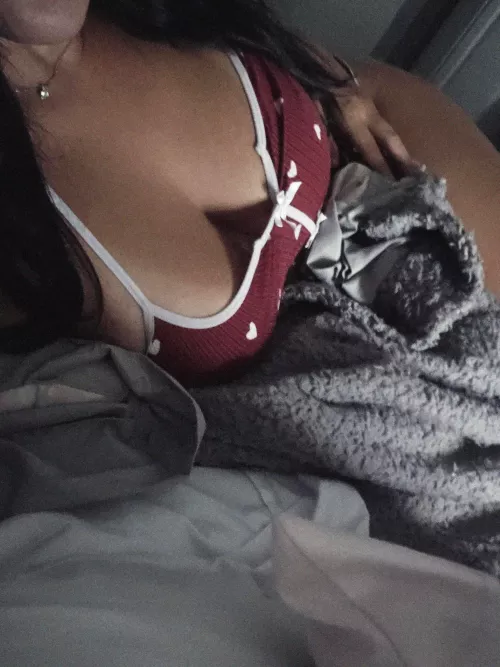 insomnia buddies, where you at? let’s make this late night a little more interesting