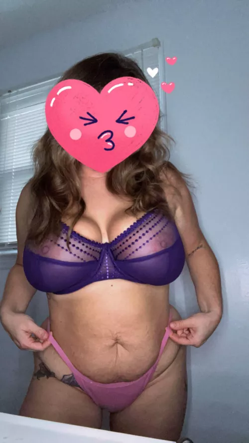 Just looking for a gf? Maybe you wanna share yours? 🤤🤷🏻‍♀️🤭 [F] 