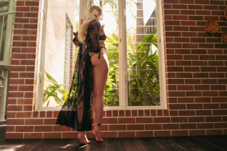 Let's keep the aircon on so we can make some real hot heat inside 🥵