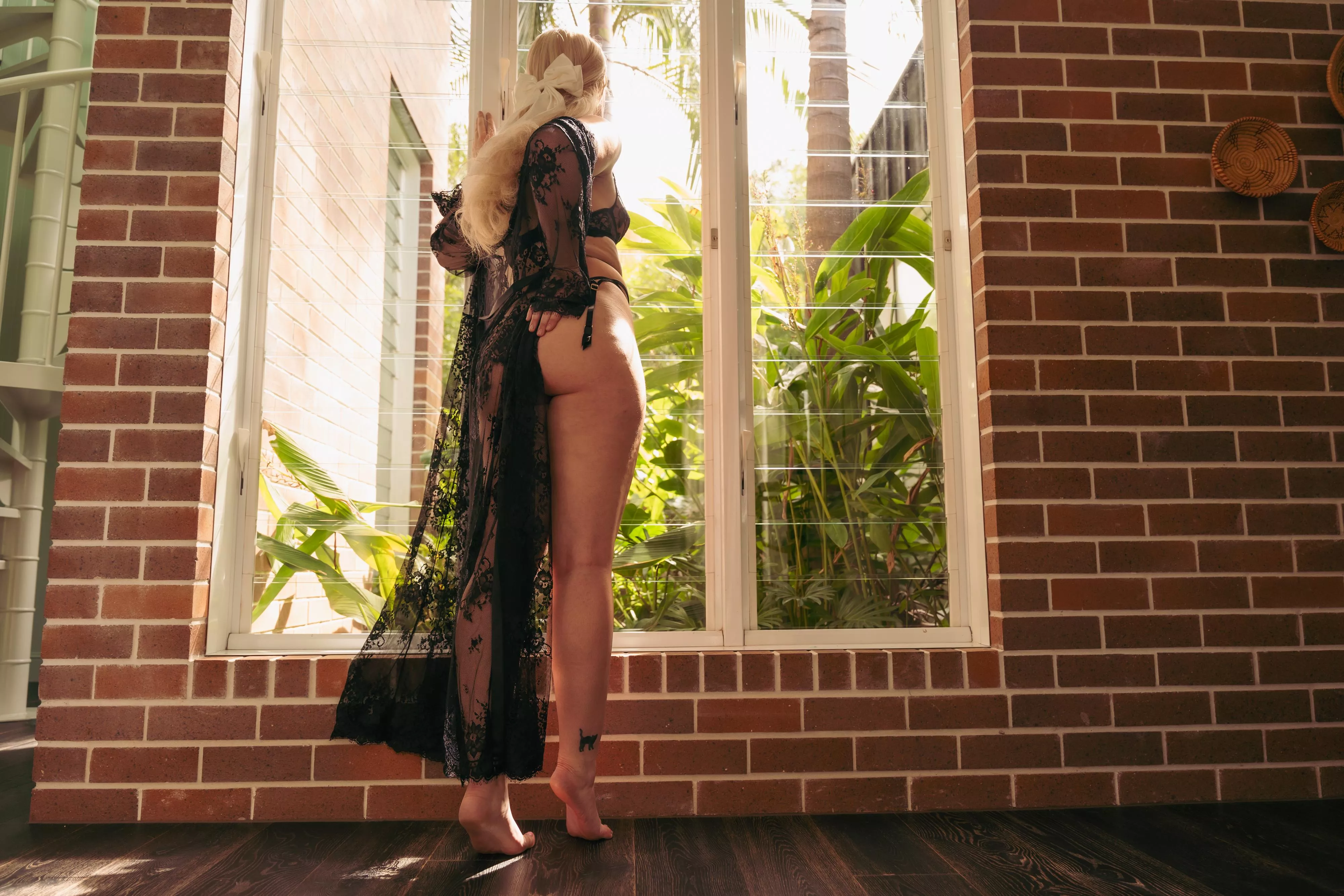 Let's keep the aircon on so we can make some real hot heat inside 🥵