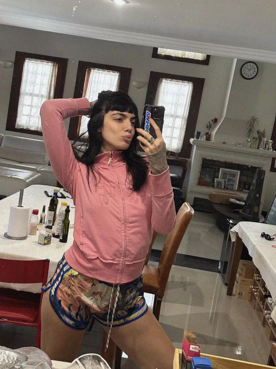 Looking for someone to turn this quiet night into something memorable… who’s up for some flirty fun? 23F