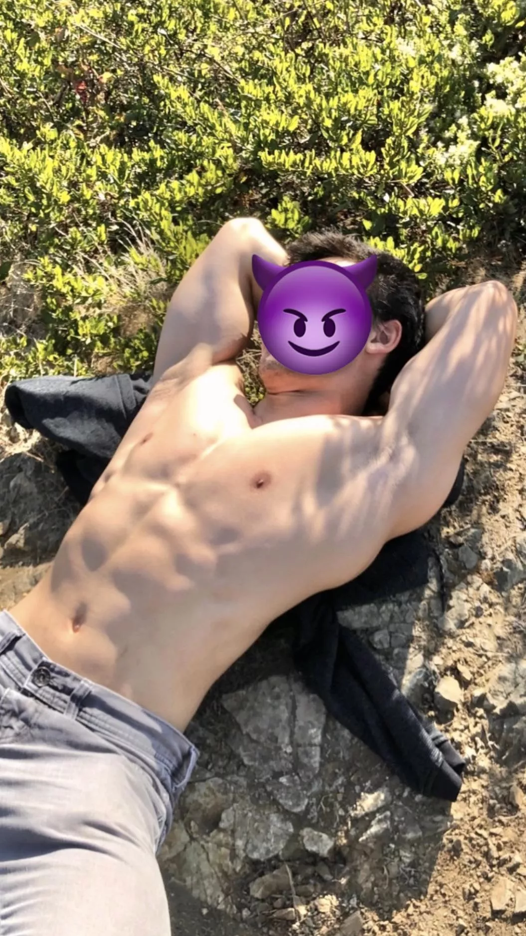 Love tanning whenever it’s warm outside 😁🥰🥰