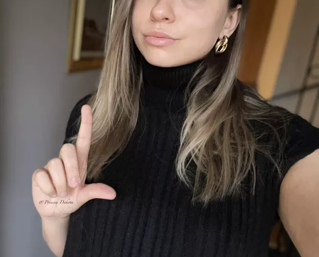 low effort selfie for my loser boys 