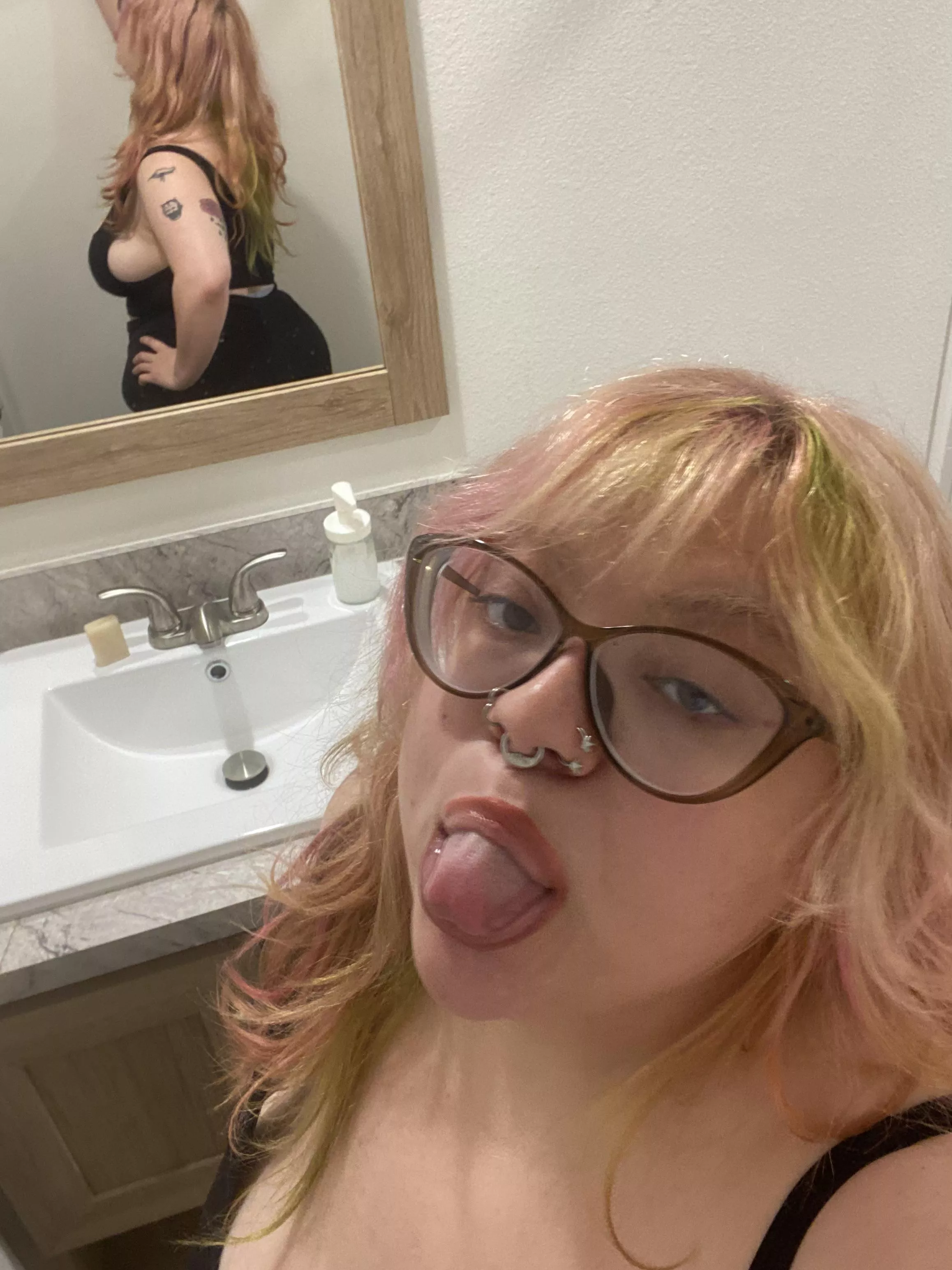 Mirror selfie 🤗🫶🏼