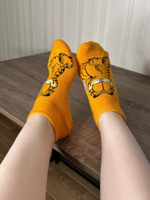 my feet are freezing, and even socks can't keep them warm