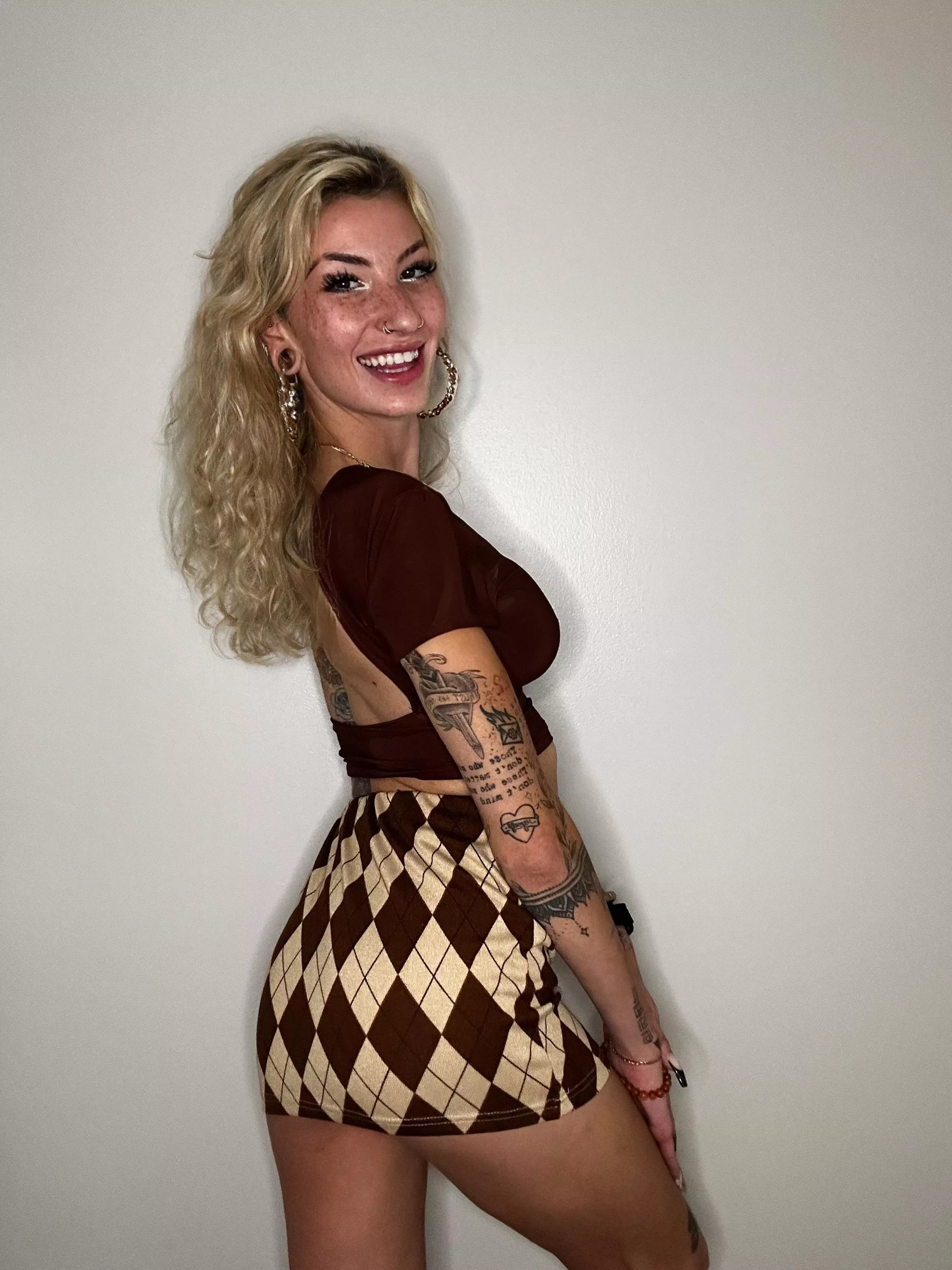 my skirt is the second tightest thing about me