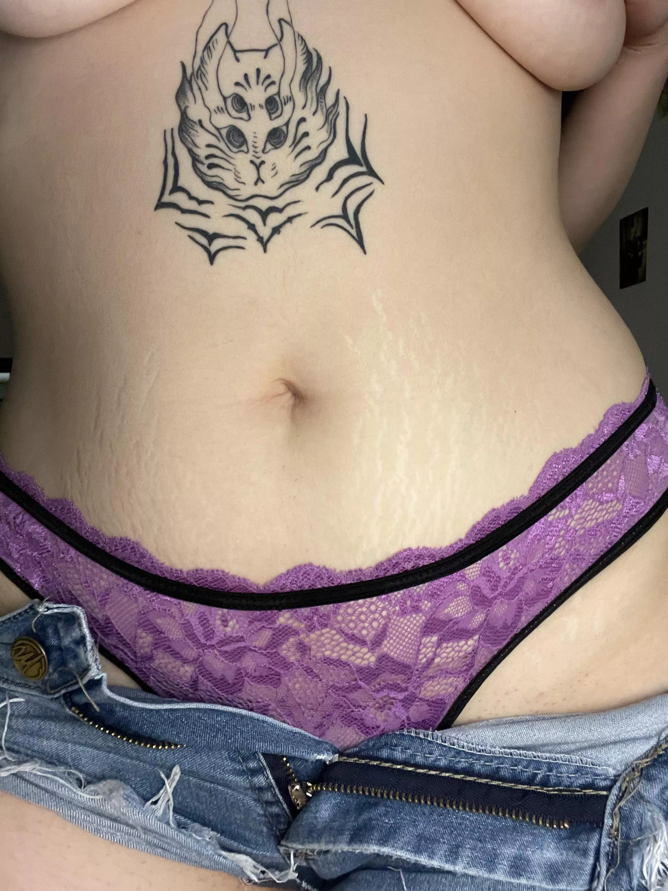 Ohhh decorate my navel please 