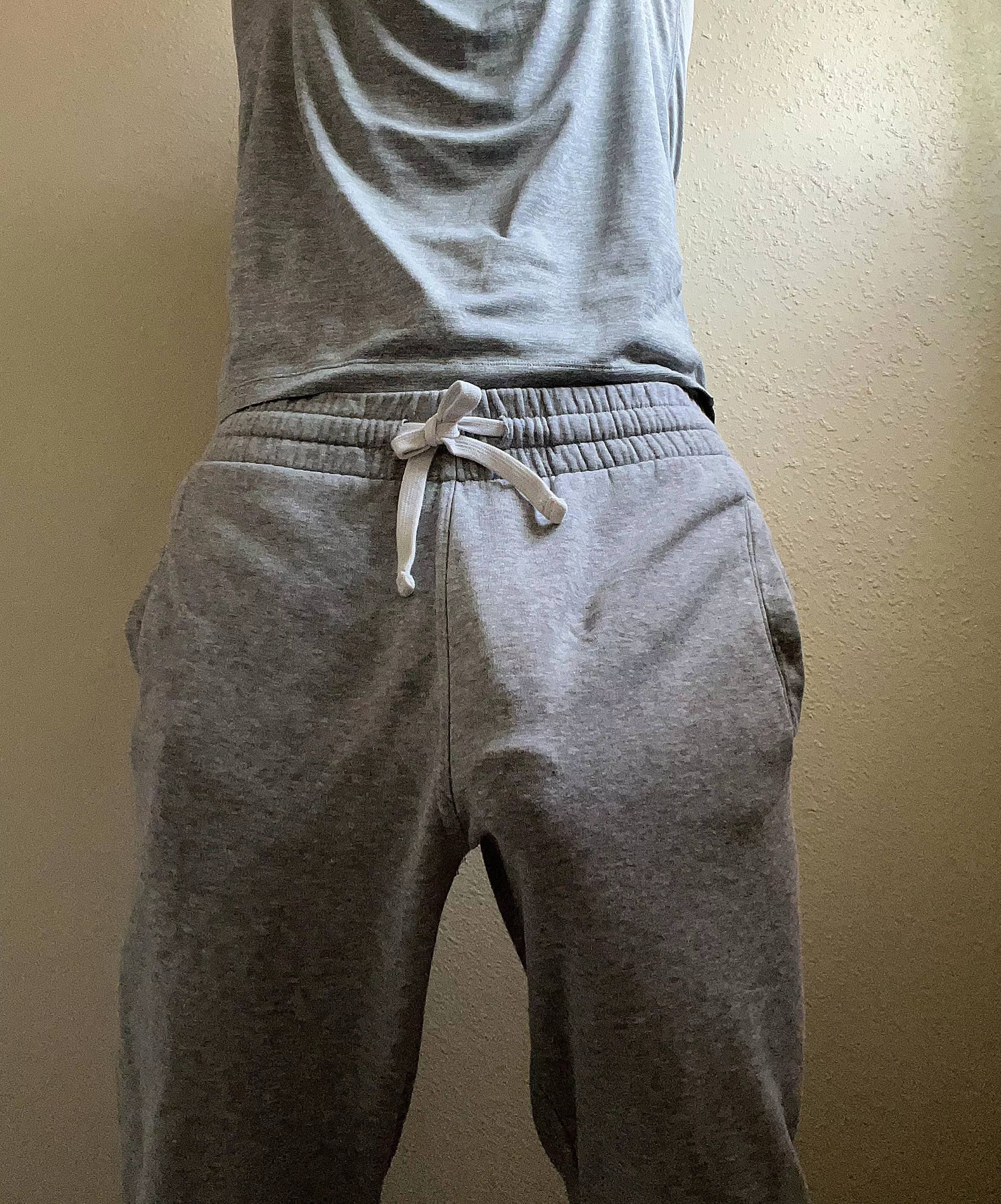 Proper bulge for graysweatpants