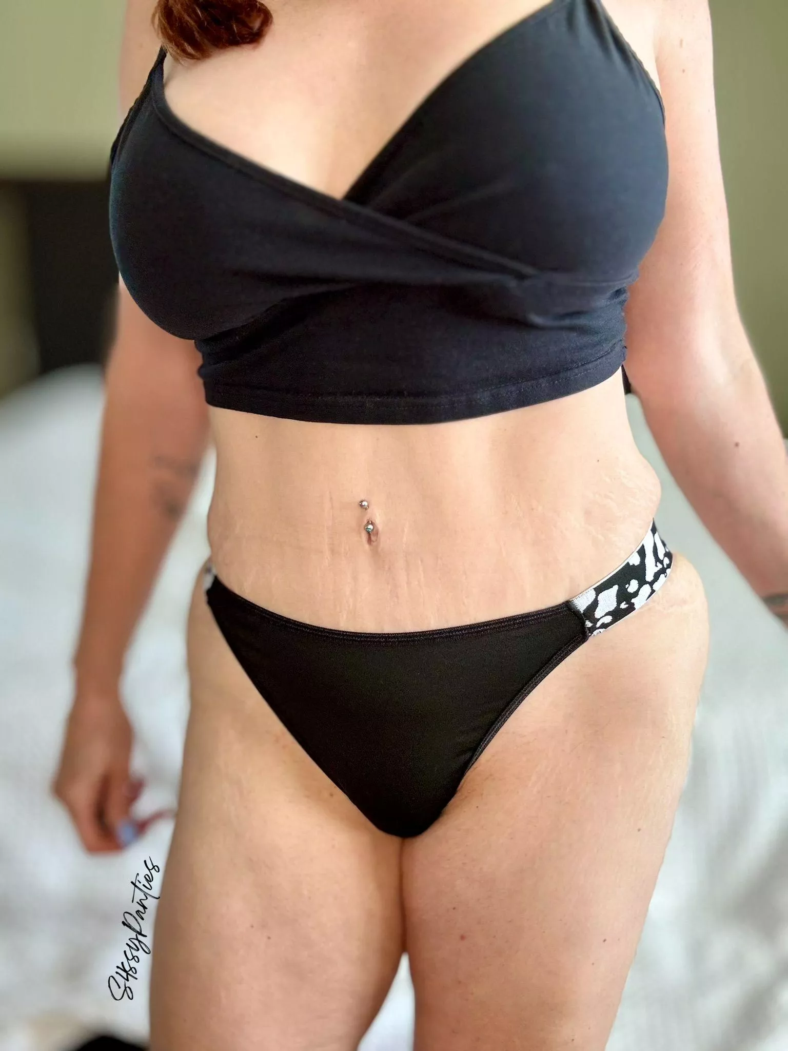 Redheads make the best smelling panties. It's a theory I'm working on, wanna test it out with me? For science. Fet friendly add ons are available. Fit. Nerdy. Pervy. Witty. Hilarious. Genuine. Forty-ish. Sassy. Redhead. See my menu. $30