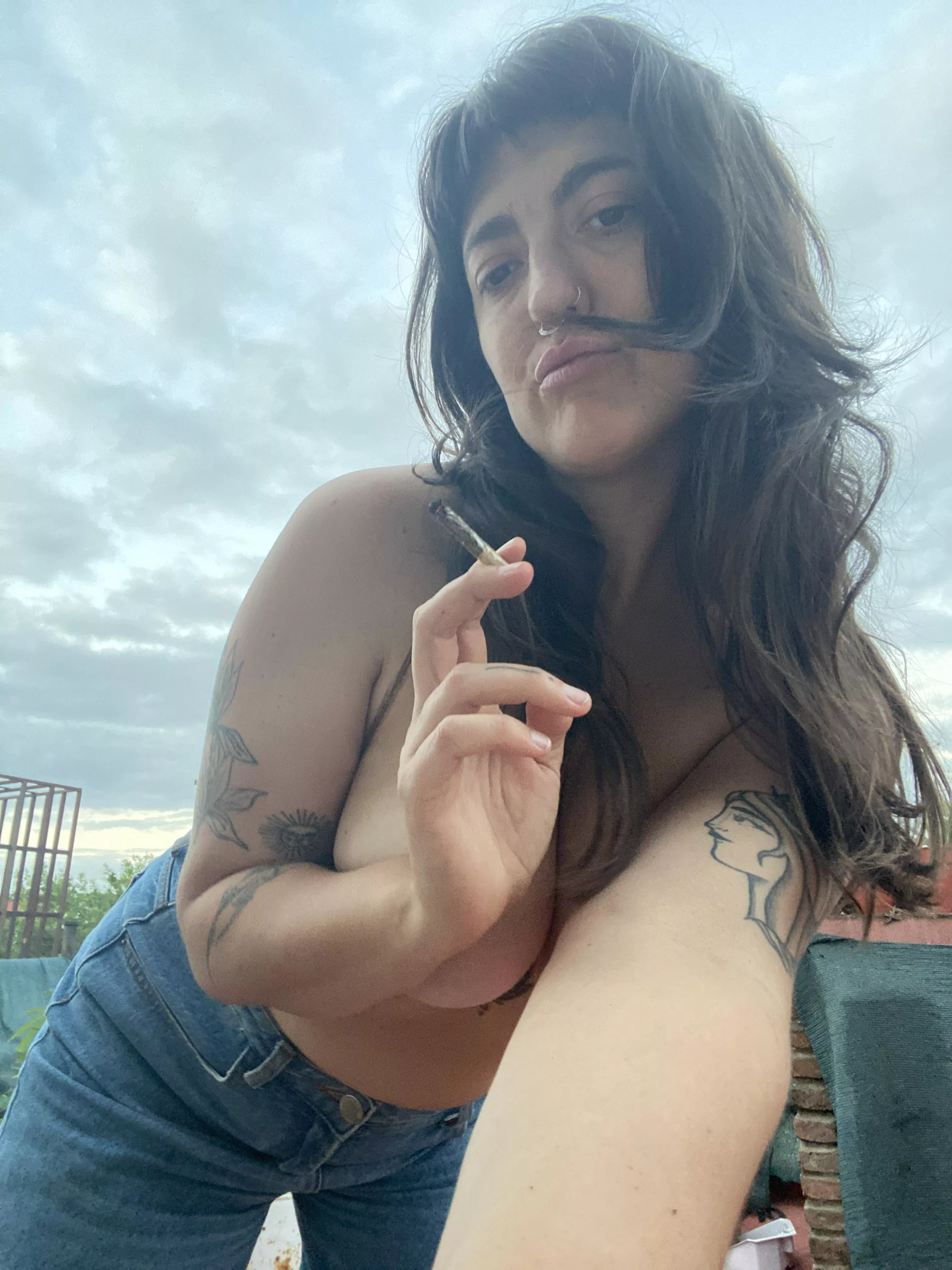 say hello to your favorite stoner