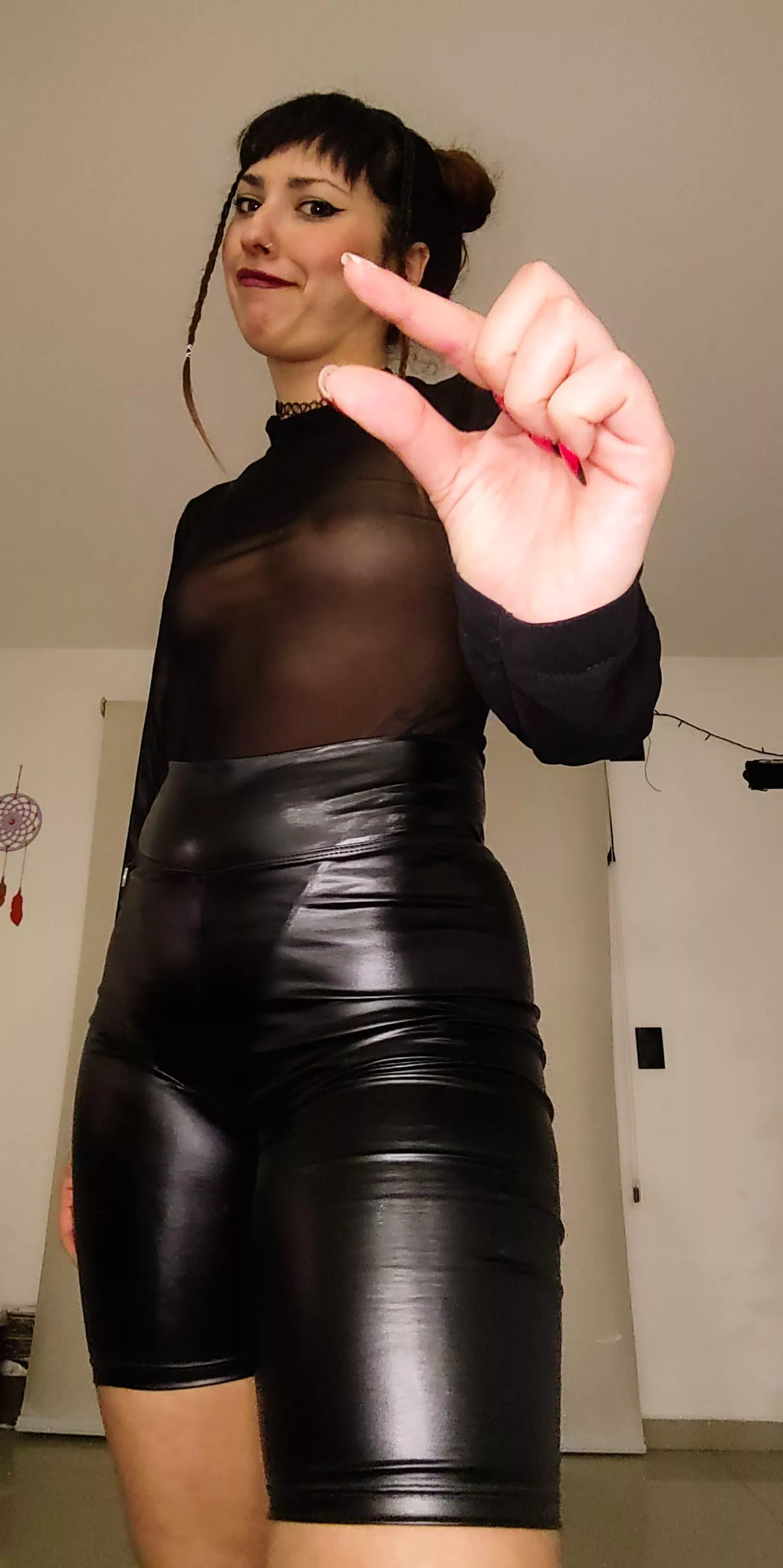 say SORRY for being too small	 