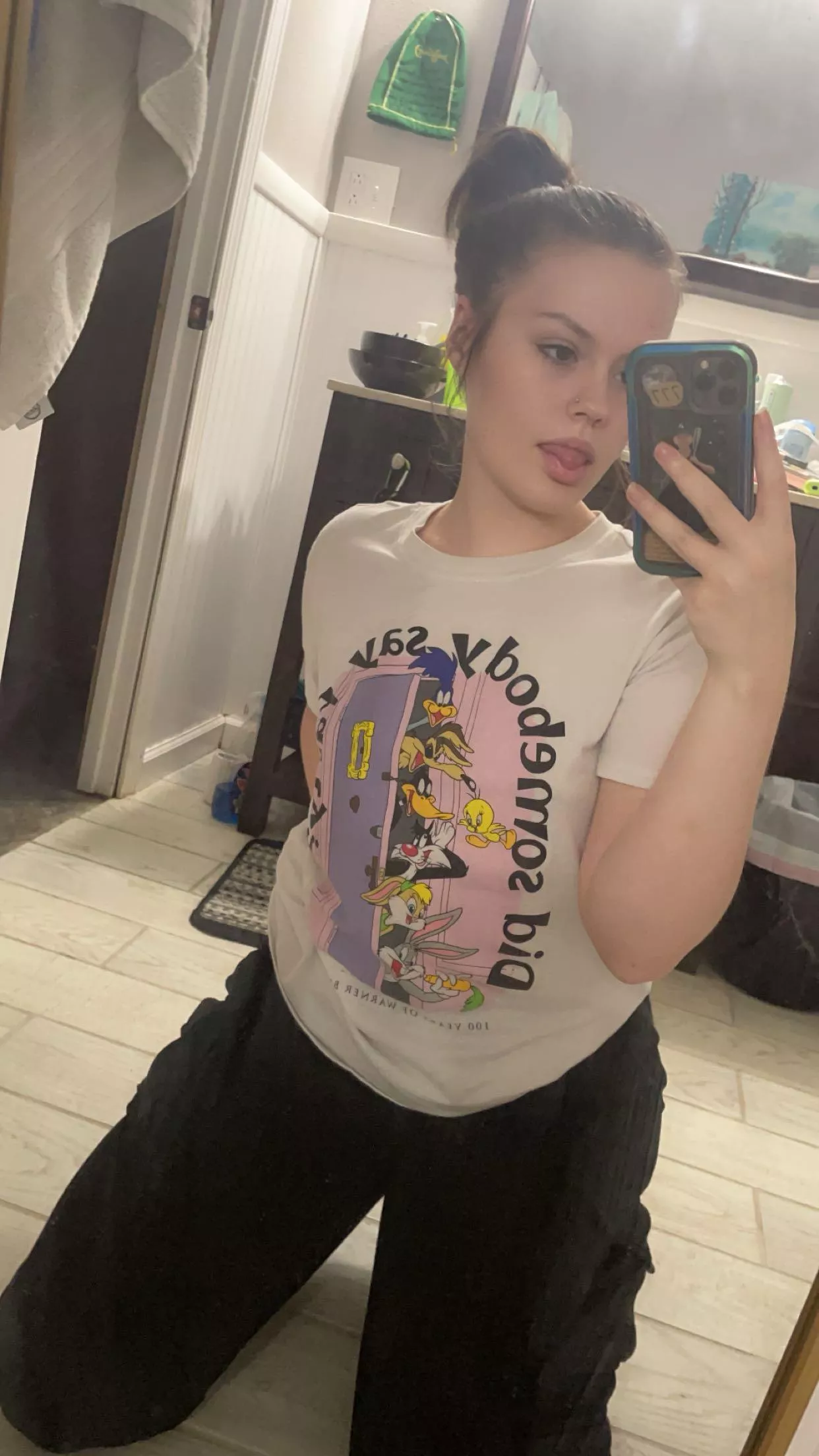 send bcuz im hotter than your wife 🤷🏻‍♀️