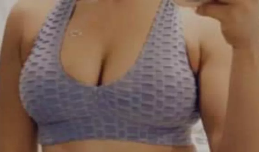 Sexy Blk MIlf Looking for Men in the VALLEY area 