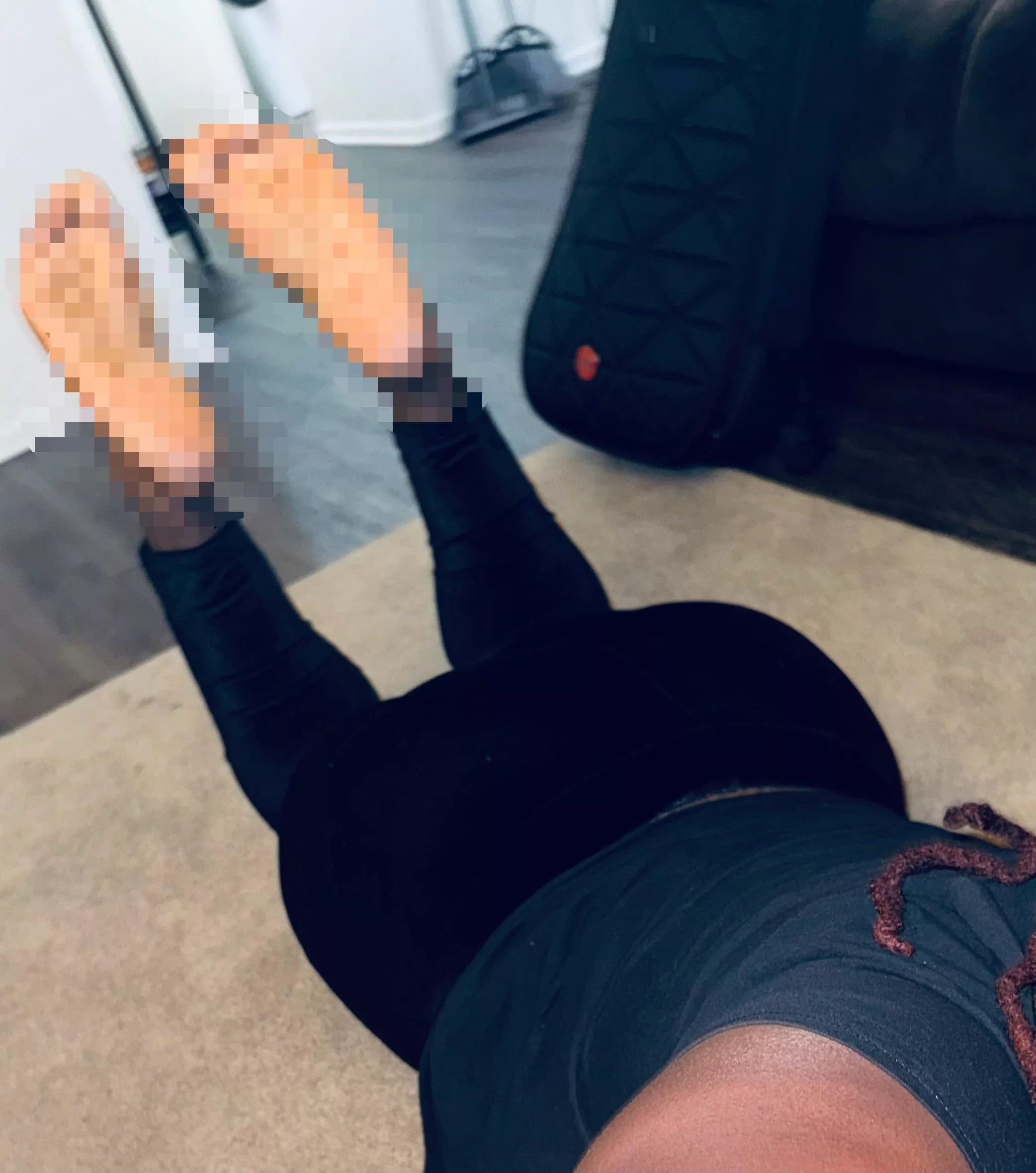 Show gratitude and be thankful for me censoring my captivating soles.. 🫰🏾