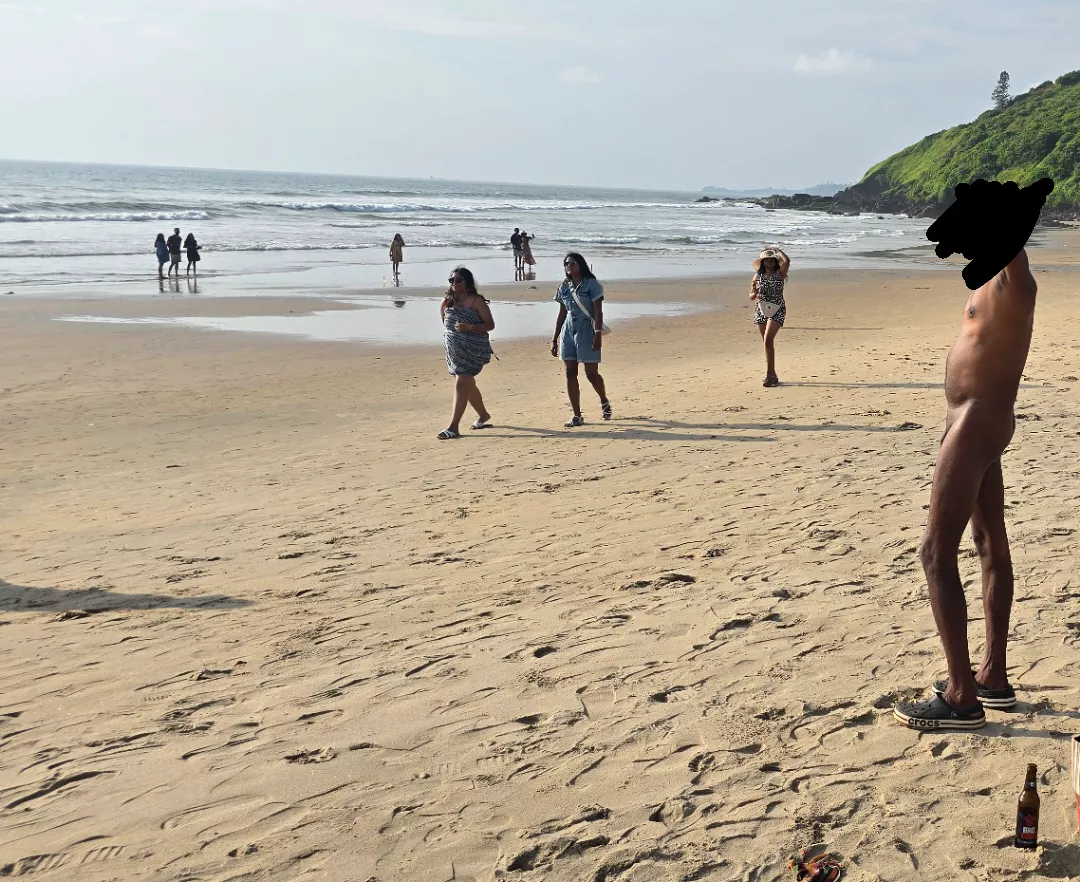 The thrill of being the only one naked on an Indian beach 