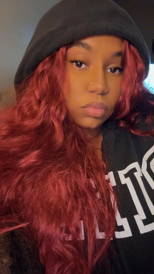 Too pretty to be broke😏