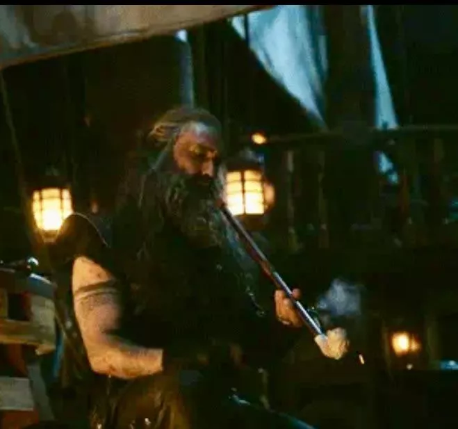 Trying to find an extra long tobacco pipe.