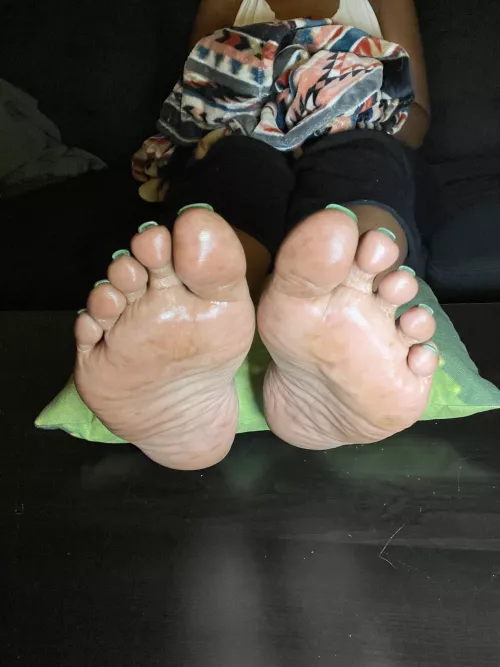 ur not just weak, ur my favorite kind of pathetic 😂