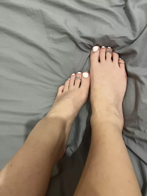 Want to suck the rings off my pretty white toes? 