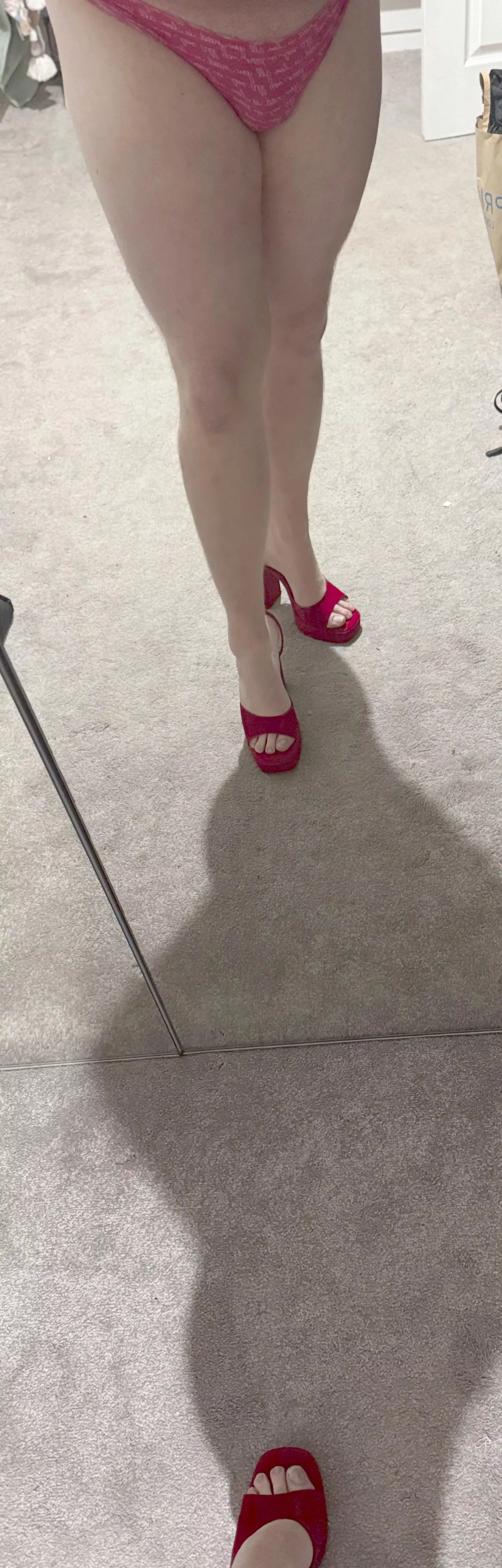 Who doesn’t love red with legs like that