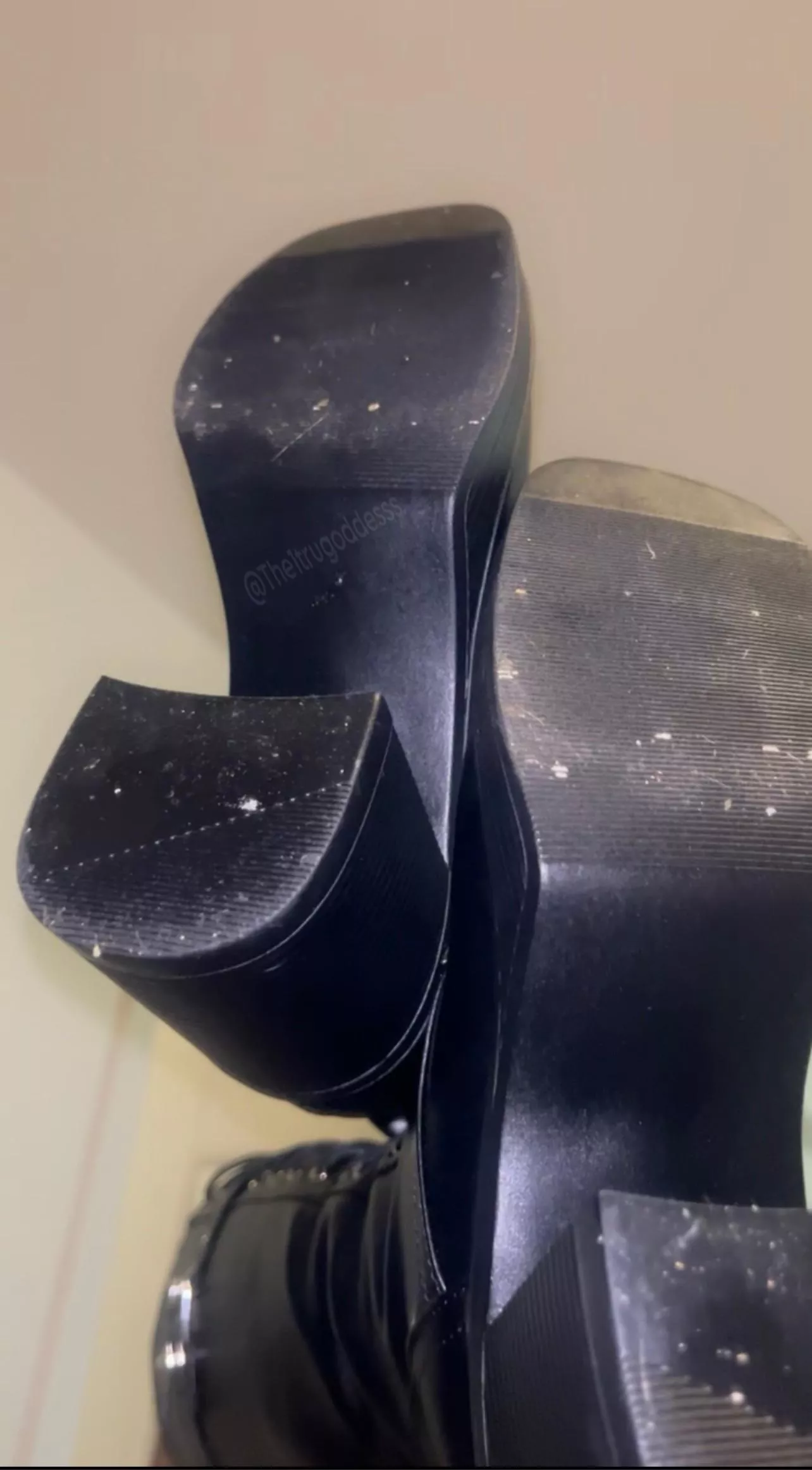 Who’s going to be my devoted footstool? 🎀✨