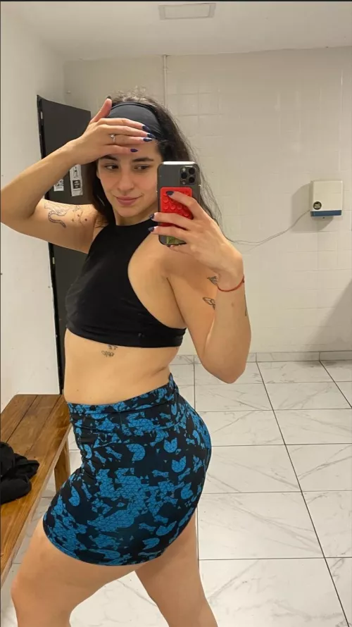 Who’s up early to come fuck me before i leave for School? 21F Student
