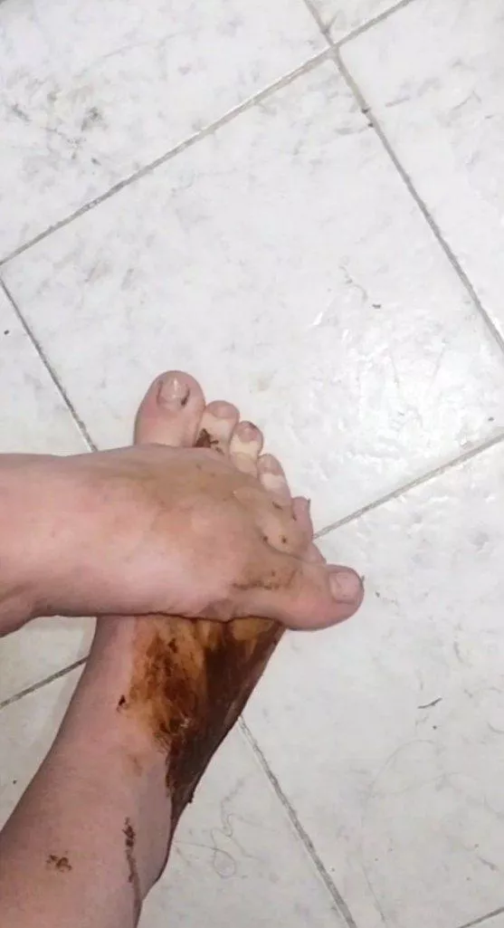 Who's up for it and cleans his feet?