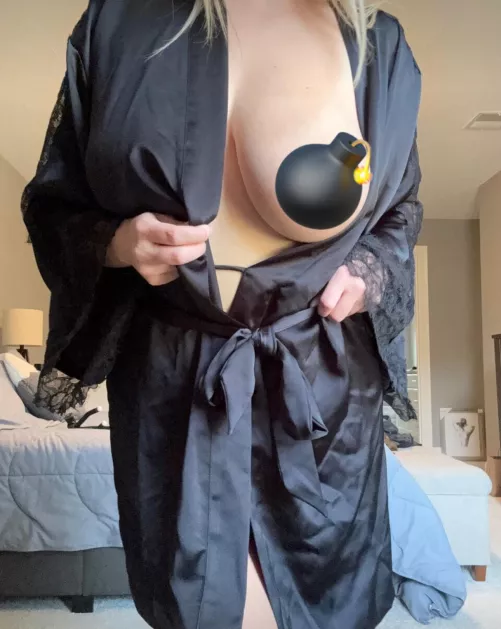 Would you cum all over my bombs? 😋💣