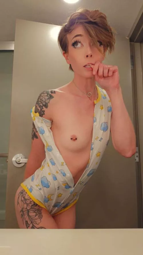 Would you fuck this face? 😇