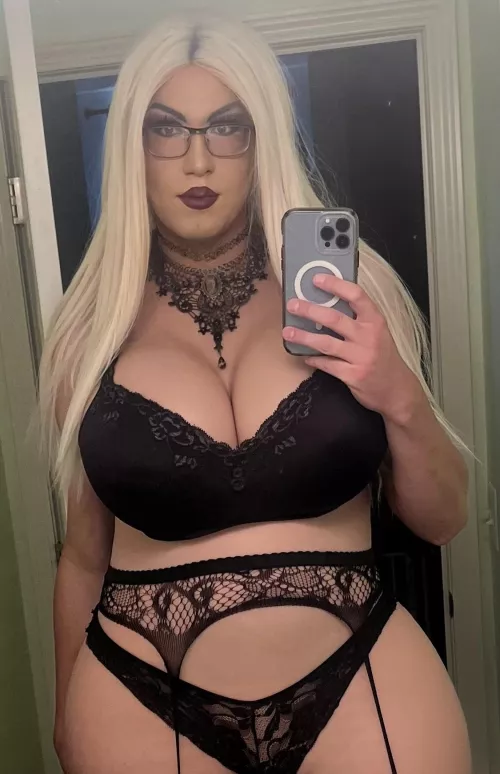 Wouldn’t it be fun to tie me down?