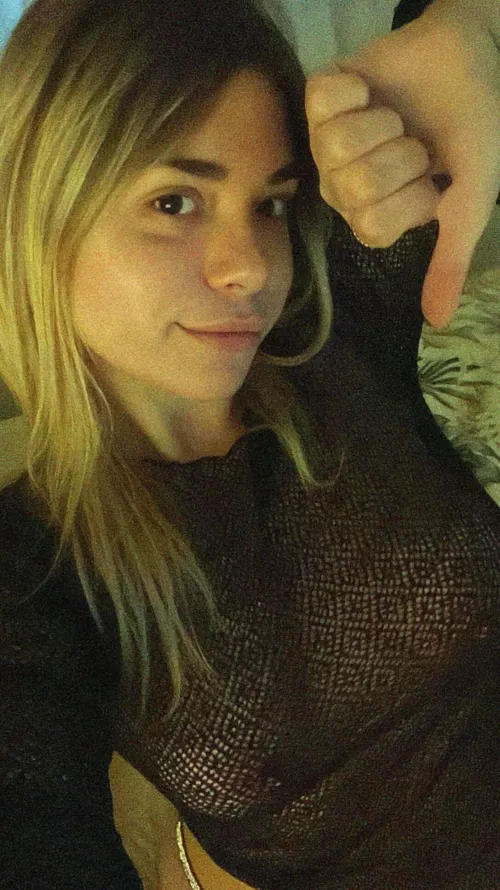 22F out here trying to connect with people who see the heart, not just the face