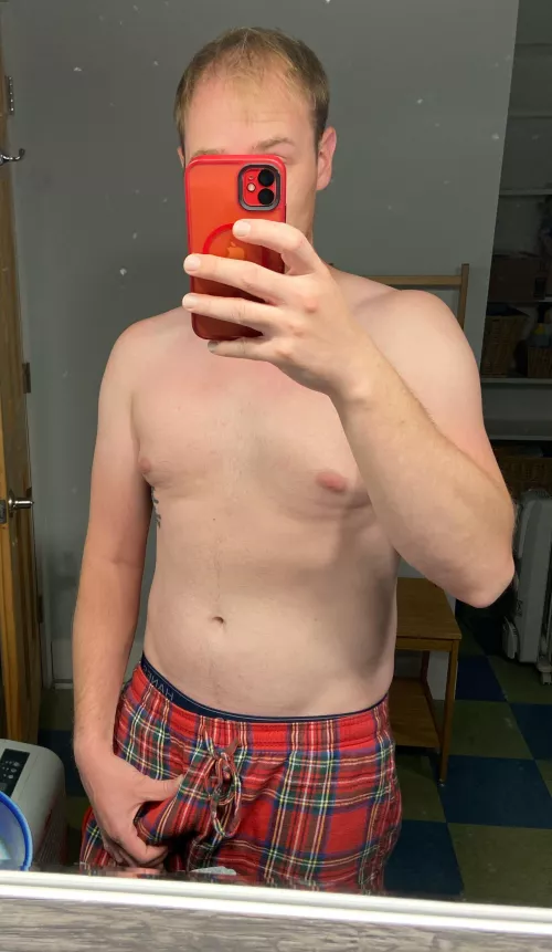 32[M] looking for a sexy and fun Woman.