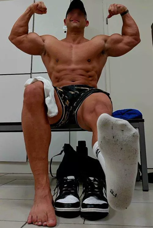 [35 }would you smell my stinky socks?