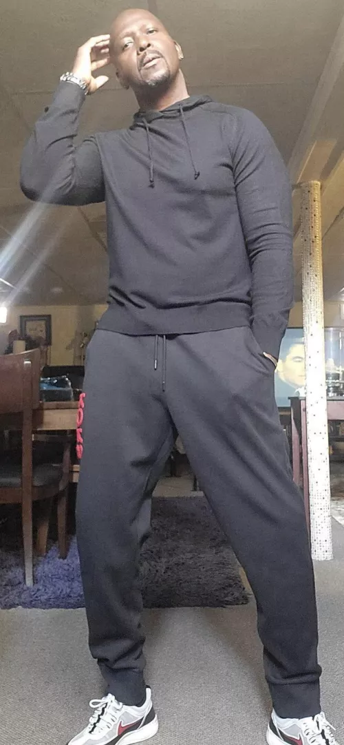 37yo well hung BBC, calling out couples and hotwives in Bozeman area.   I ll be in BZM on the 4th for a week or so for work. Let’s meet up and have some fun 