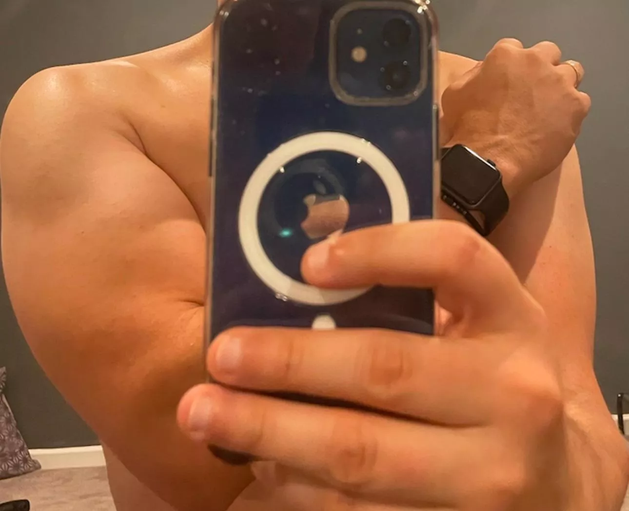 [40s] Post workout JO session for this bi-curious married guy. DM me. 