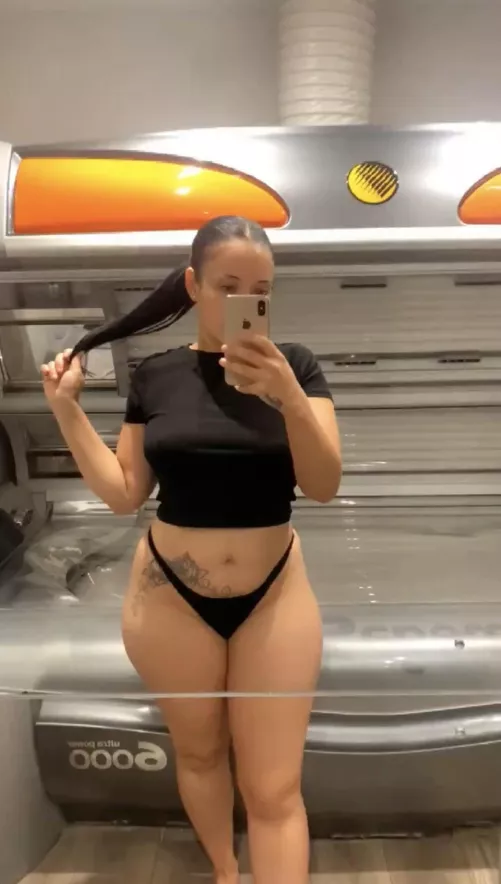 [f] It’s been a while, so had to pop in and say Hey 💋 Here for a good time, not a long time.