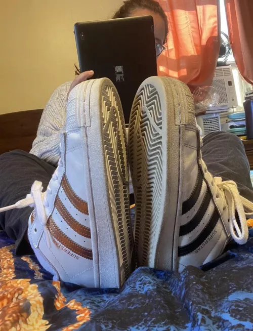 I have a space just big enough for you to slip between my superstars. Mmm I wonder what…? 🤭💕