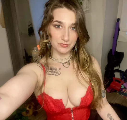 I hope you like how this top accentuates the girls! 