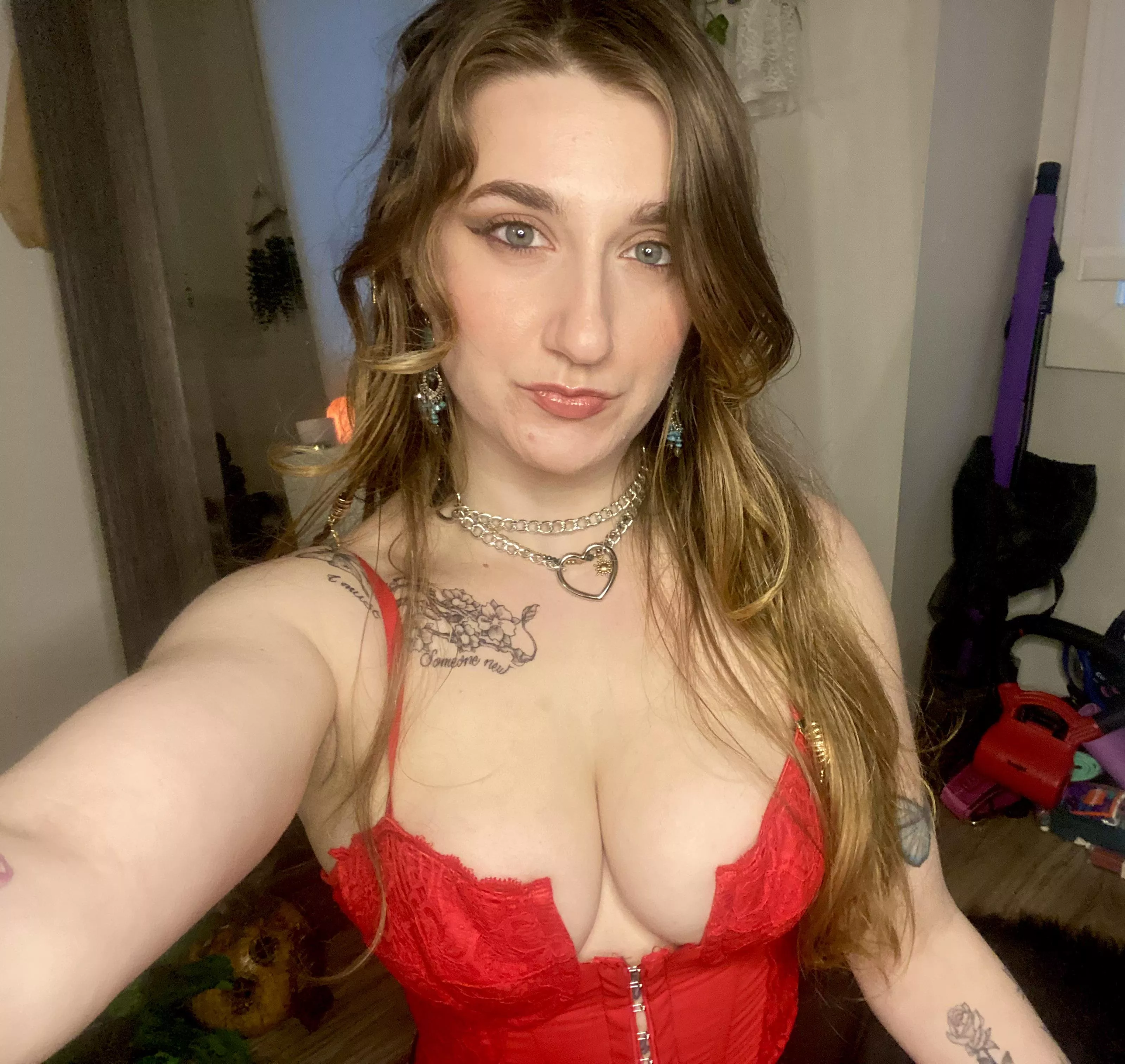 I hope you like how this top accentuates the girls! 