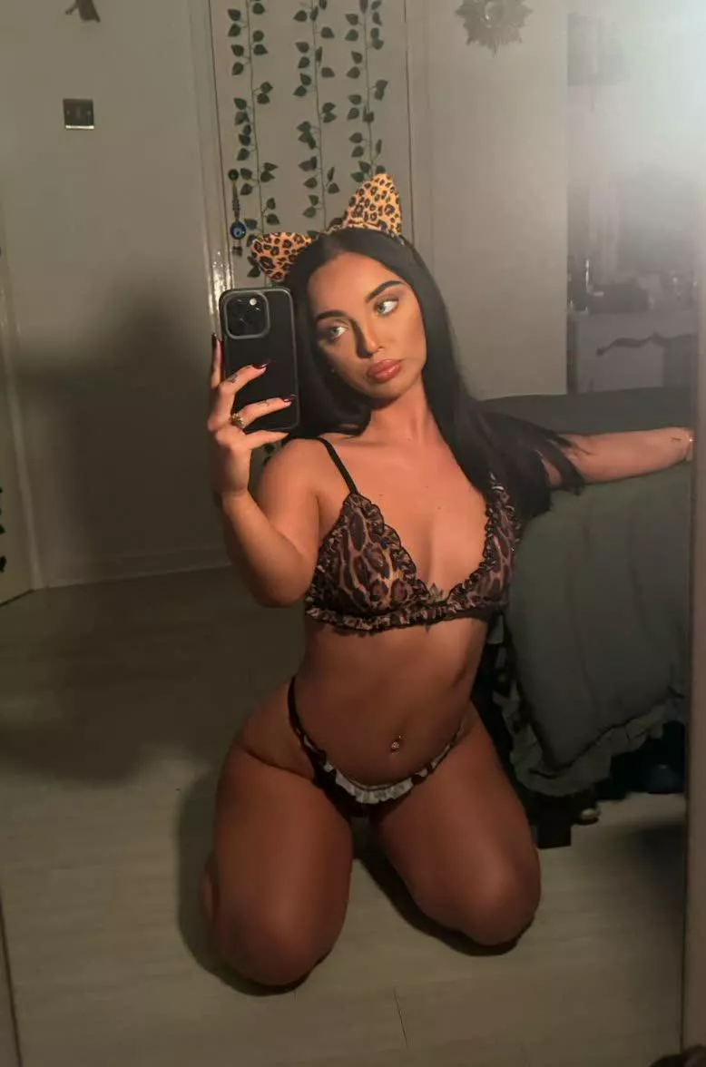 I hope you like slutty girls with smaller frames :)