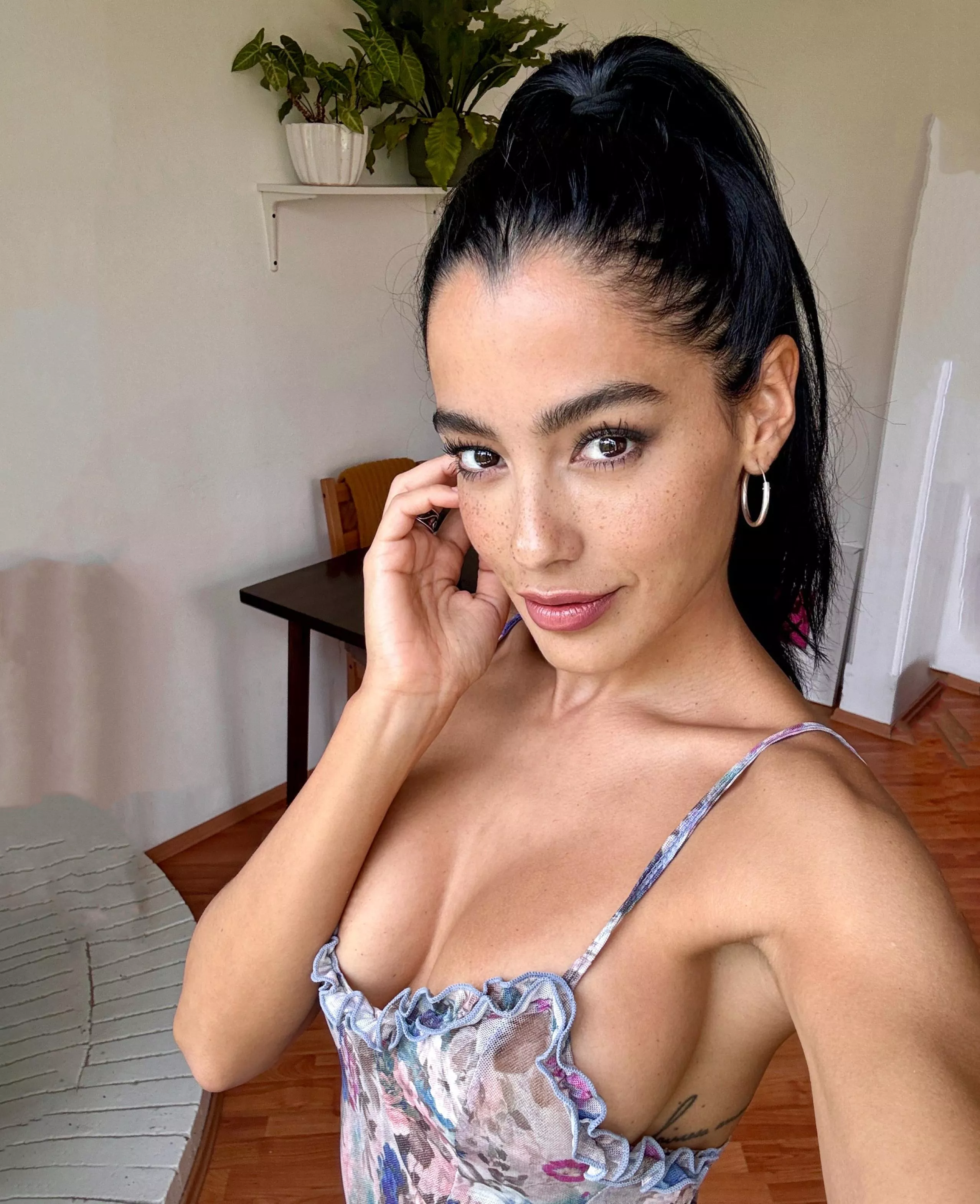 I love to be your snack