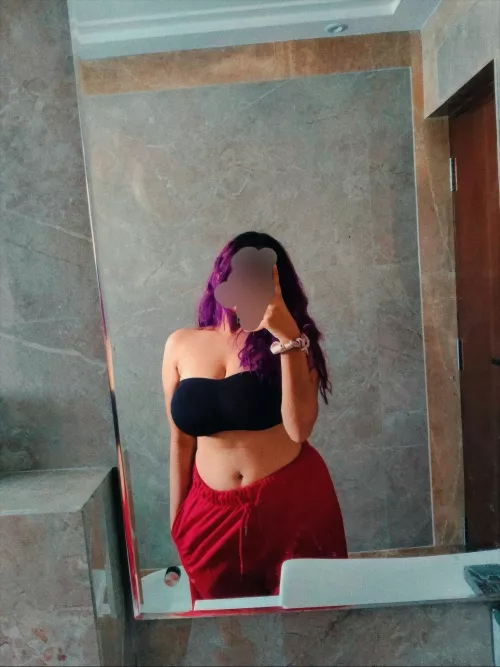 I wanna be someone’s hotwife too 