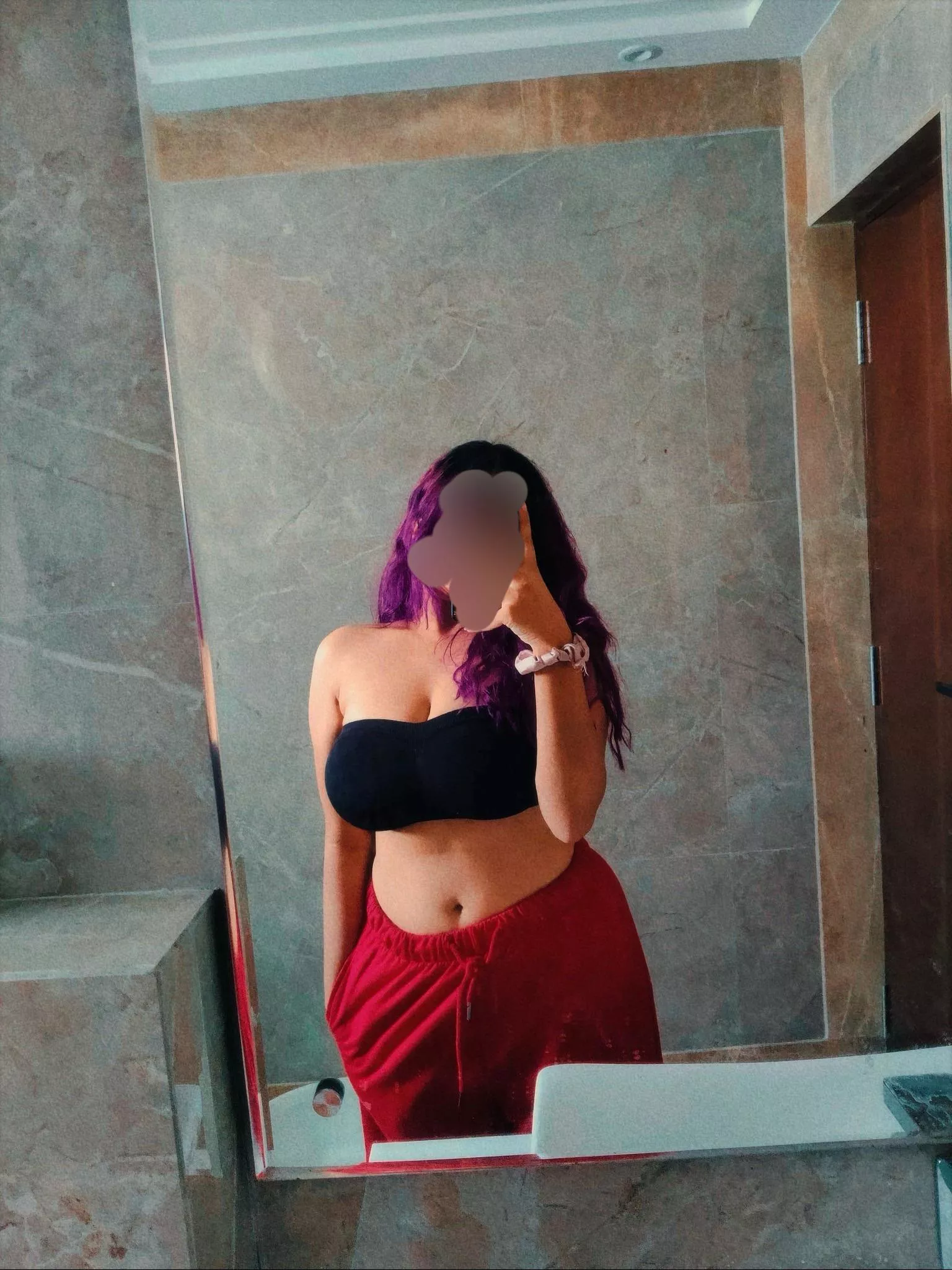 I wanna be someone’s hotwife too 