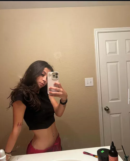 ⬆️ if I can send u nudes 