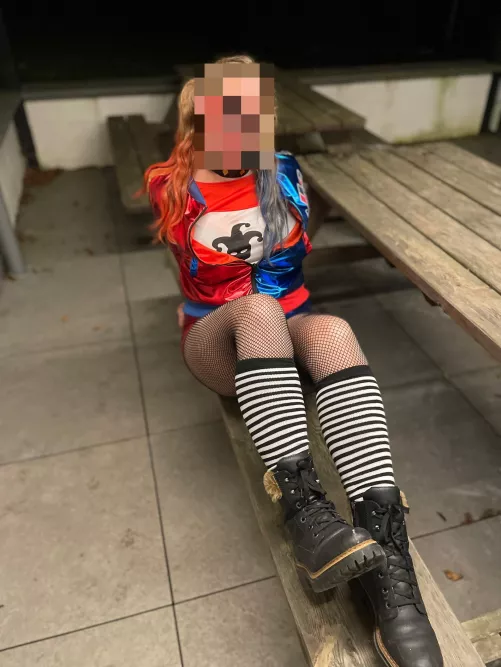 Ik had net door dat ik hier nog niet getoond heb wat ik aan had met Halloween! 🎃 ik heb eigenlijk wel zin om er gewoon een volledige video mee te maken 🙈 als wat was jij verkleed? 