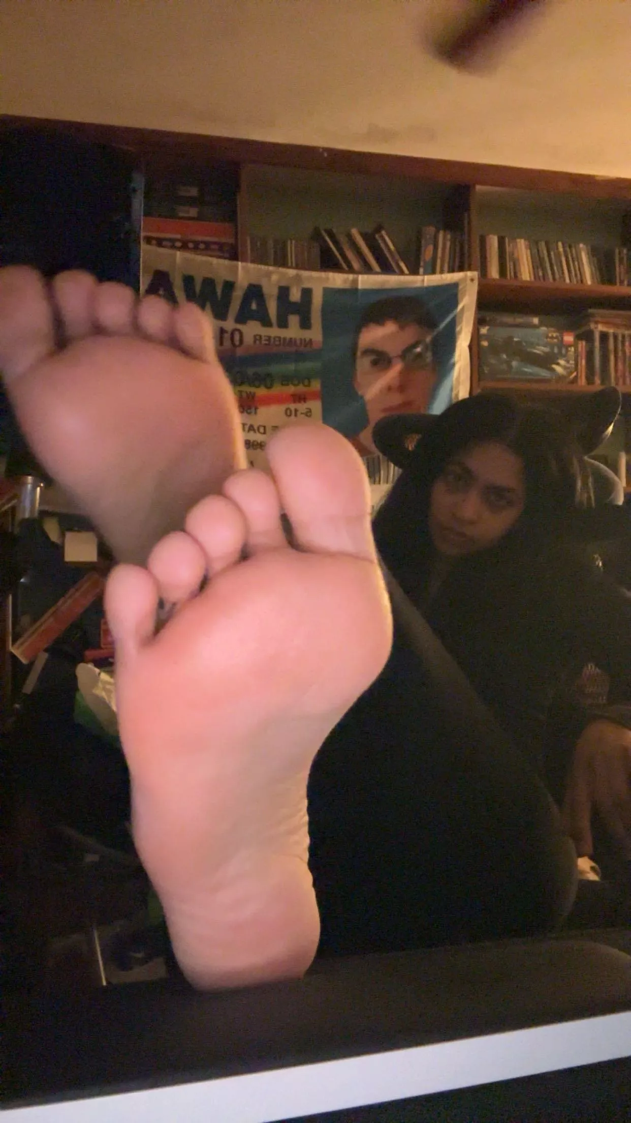 Imagine sending me your whole check, just to be utterly demolished for being a disgusting foot lover. All while stare at my feet and thank me for the opportunity. Ew you’re hard aren’t you!🙄