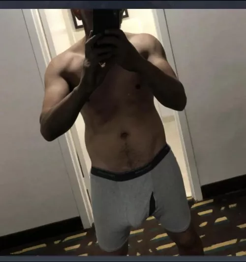 Latino M Hosting couple in Renton 11/9-11/15