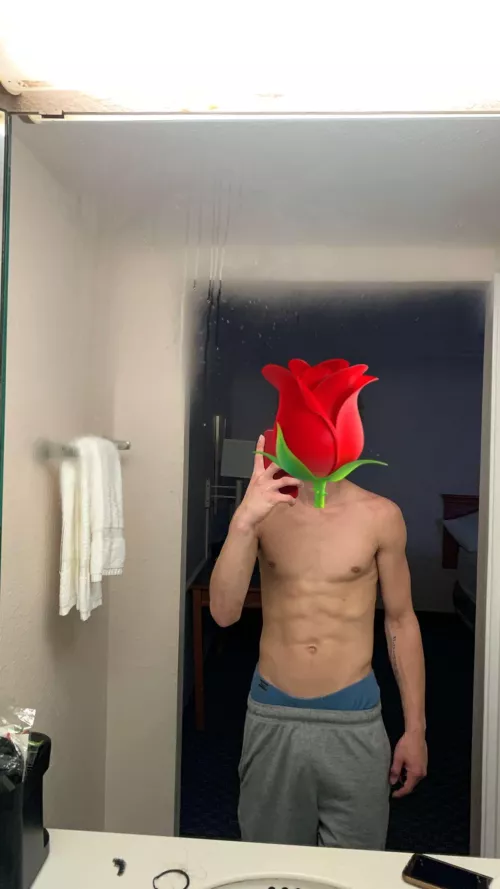 [M] 25, for women only. anything else gets ignored.. 