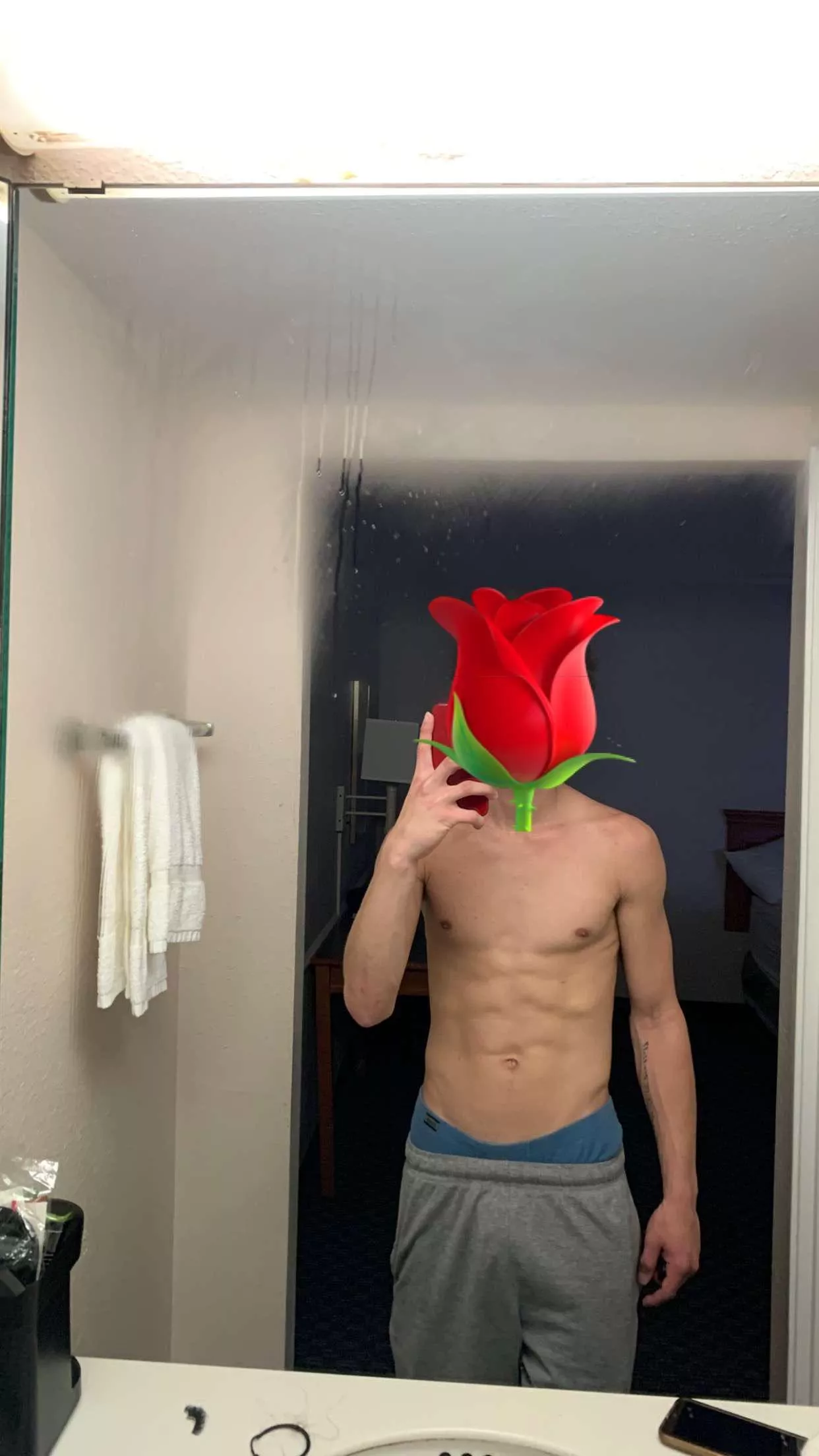 [M] 25, for women only. anything else gets ignored.. 